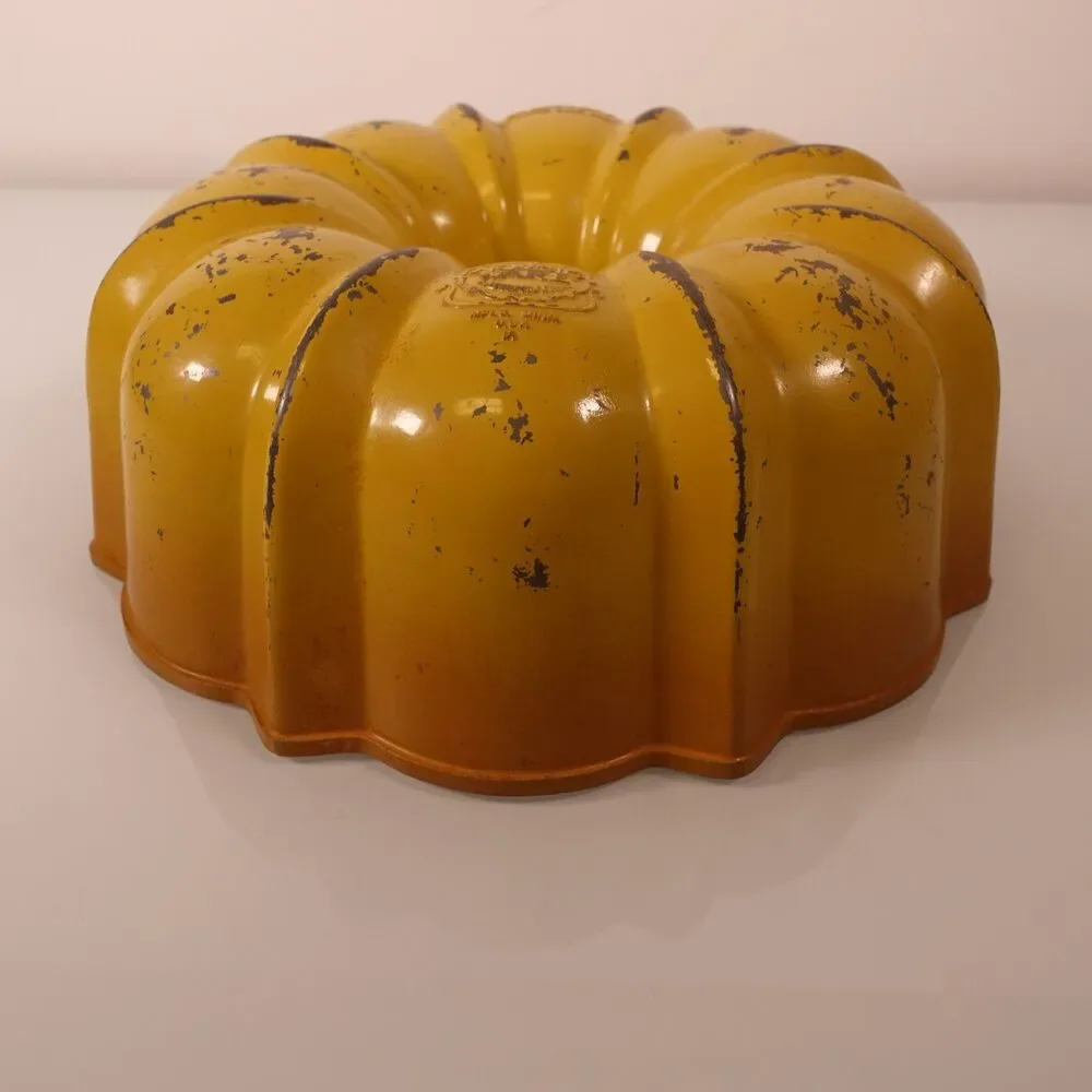 Vintage Bundt Brand Fluted Tube Pan Cake Baking Nordic Ware Yellow Heavy Duty